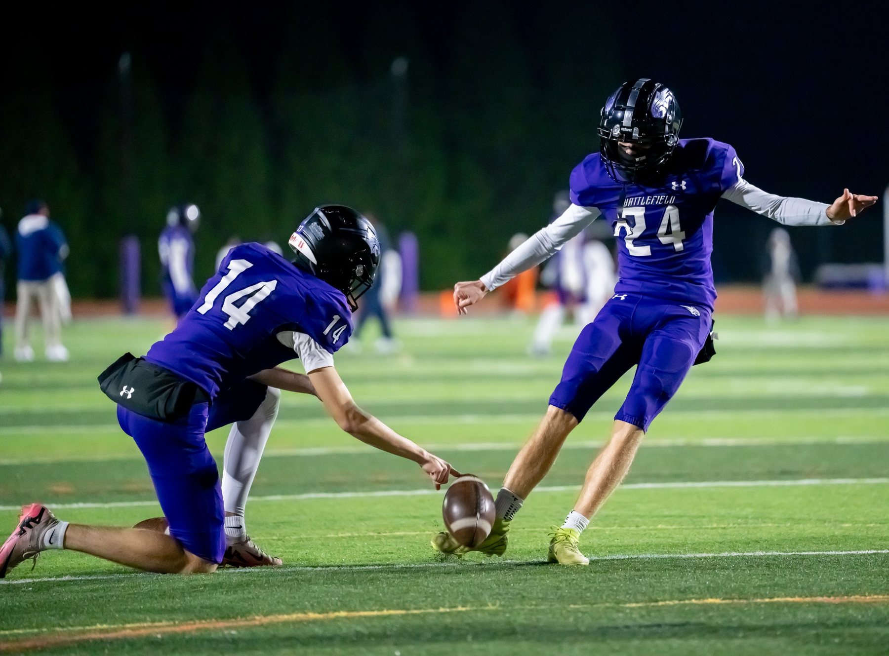 Football field-goal attempt
